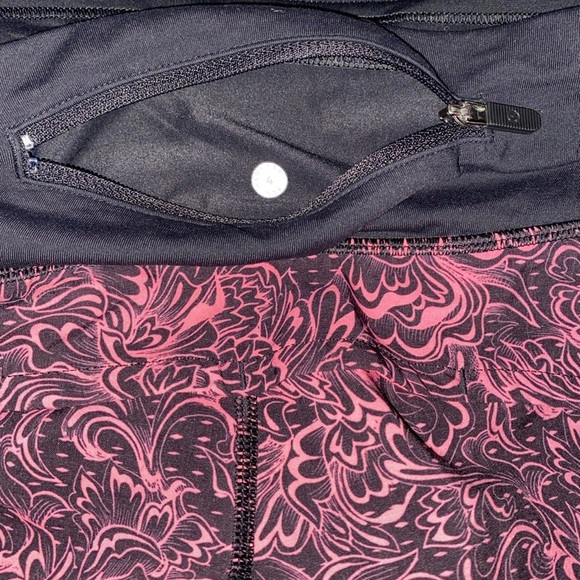 Lululemon shorts
2.5 inseam
New no tags
Size 4 - Picture 5 of 5